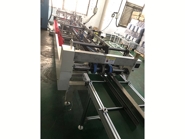 東(dong)莞現貨(huo)供應PVC膠(jiao)盒機  東(dong)莞廠家(jia)批發PET全(quan)自膠盒(he)機塑料(liao)盒自動(dong)折邊機(ji)高效全(quan)自動PVC膠(jiao)盒機