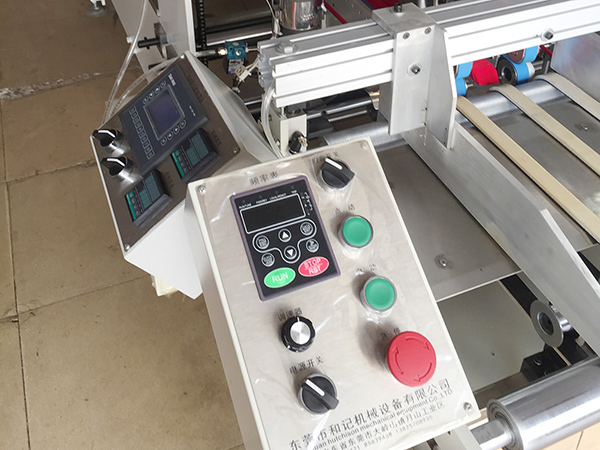 上海膠(jiao)盒機       PET膠盒(he)折邊機