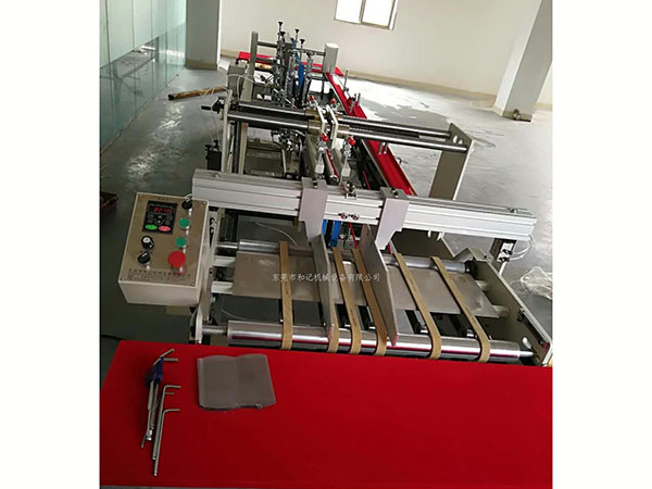 PET膠盒機(ji)廠家