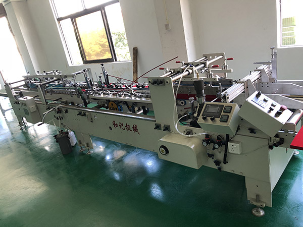 全自(zi)動膠(jiao)盒機(ji)