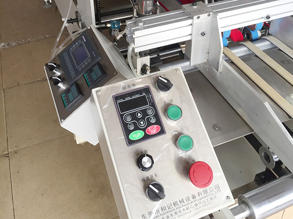 上海pur膠(jiao)折糊盒機(ji)    PVC膠水機