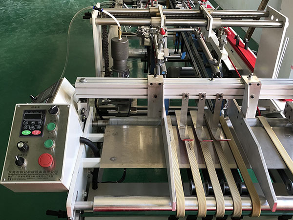 全自(zi)動膠(jiao)盒機(ji)購買(mai)注意(yi)事項(xiang)