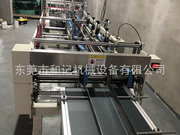 PUR膠包裝(zhuang)盒        全自(zi)動膠盒(he)機