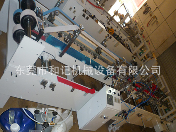 PVC膠盒水(shui)機  粘PET膠(jiao)盒不發(fa)白