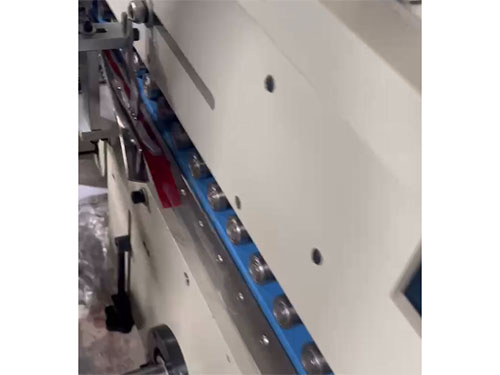 膠盒粘(zhan)貼小盒子(zi)